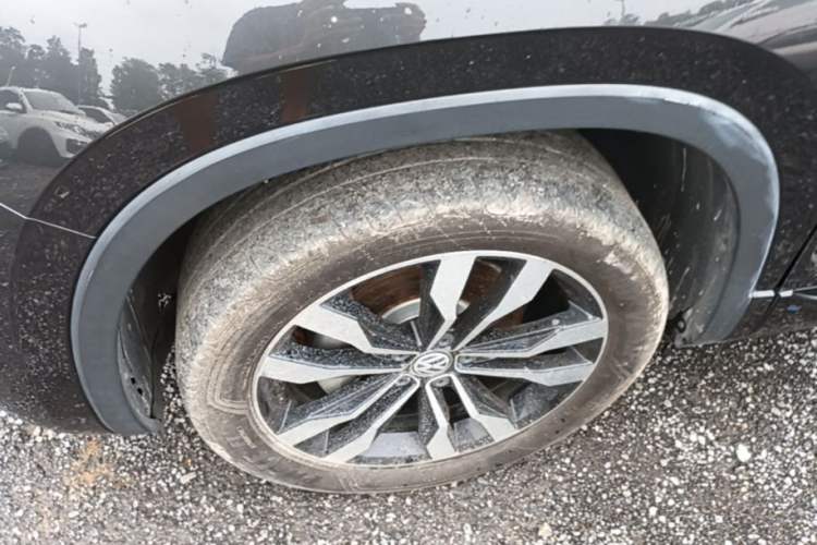 Used Volkswagen Tayron 2020 380TSI All-Wheel Drive R-Line Connected Version Left Front Wheel Hub