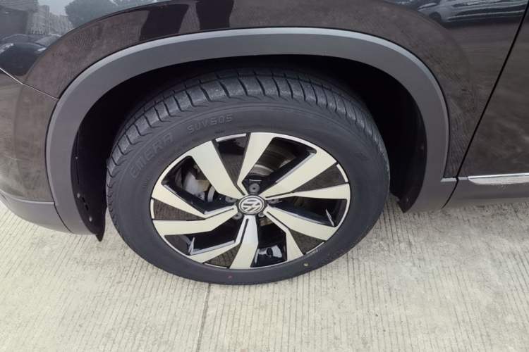 Used Volkswagen Tayron 2020 330TSI Two-Wheel Drive Luxury Smart Connectivity Version Left Front Wheel Hub