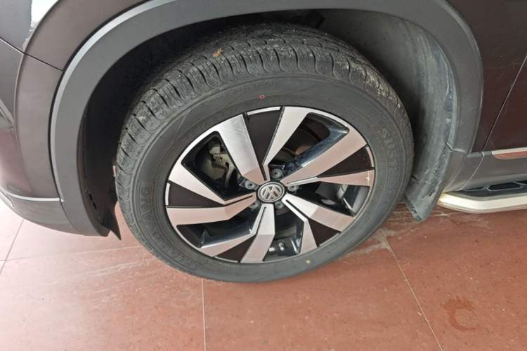 Used Volkswagen Tayron 2020 280TSI Two-Wheel Drive Luxury Connect Edition Left Front Wheel Hub