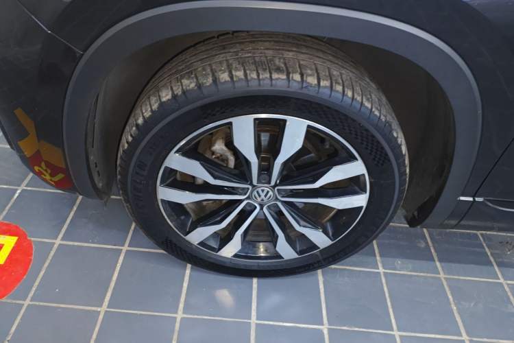 Used Volkswagen Tayron 2020 380TSI All-Wheel Drive R-Line Connected Version Left Front Wheel Hub