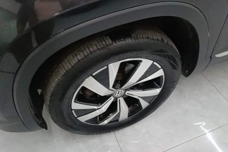 Used Volkswagen Tayron 2020 330TSI Two-Wheel Drive Luxury Smart Connectivity Version Left Front Wheel Hub