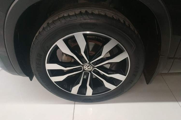 Used Volkswagen Tayron 2020 380TSI All-Wheel Drive R-Line Connected Version Left Front Wheel Hub
