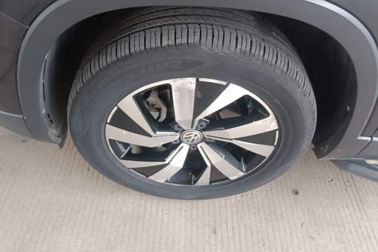 Used Volkswagen Tayron 2020 330TSI Two-Wheel Drive Luxury Smart Connectivity Version Left Front Wheel Hub