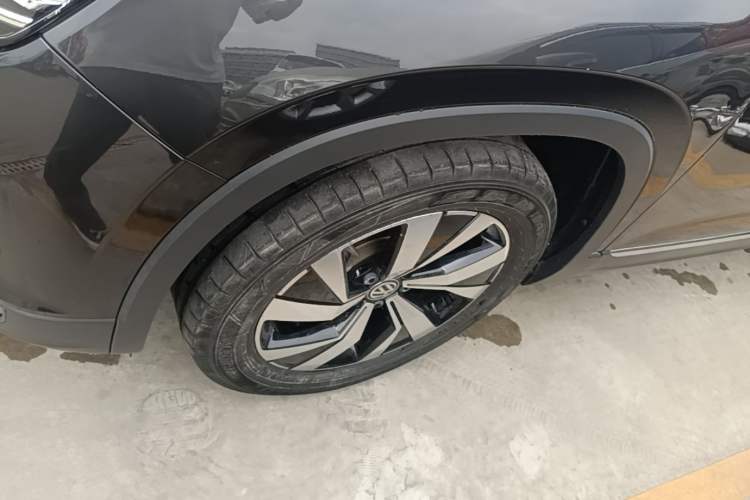 Used Volkswagen Tayron 2020 330TSI Two-Wheel Drive Luxury Smart Connectivity Version Left Front Wheel Hub
