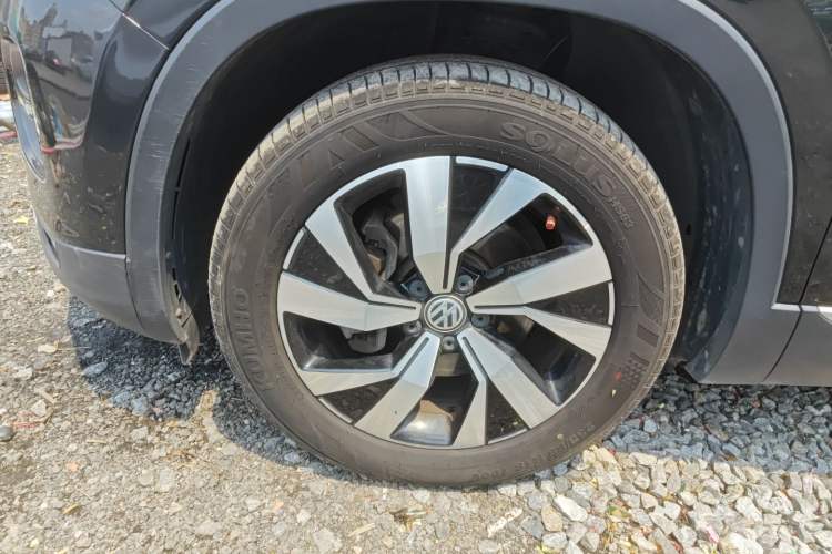 Used Volkswagen Tayron 2020 330TSI Two-Wheel Drive Luxury Smart Connectivity Version Left Front Wheel Hub