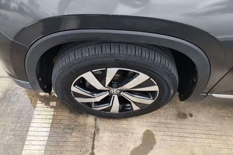 Used Volkswagen Tayron 2020 330TSI Two-Wheel Drive Luxury Smart Connectivity Version Left Front Wheel Hub