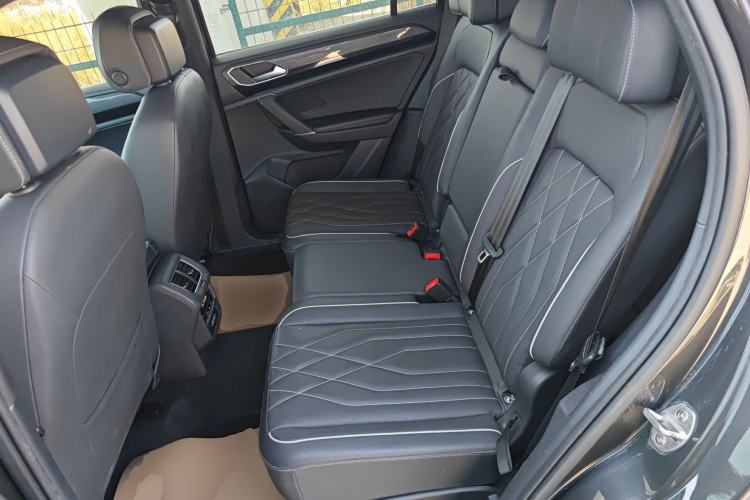 Used Volkswagen Tayron 2020 330TSI Two-Wheel Drive Luxury Smart Connectivity Version Left Rear Seat