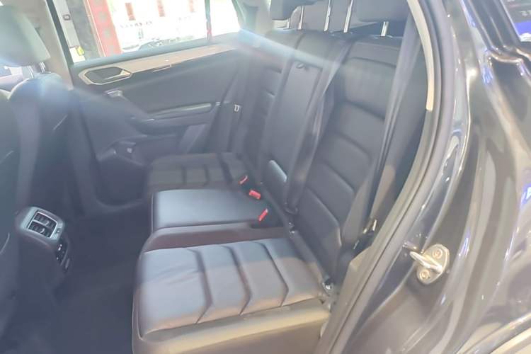 Used Volkswagen Tayron 2020 330TSI Two-Wheel Drive Luxury Smart Connectivity Version Left Rear Seat