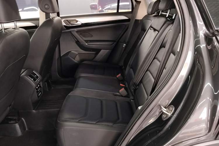 Used Volkswagen Tayron 2020 280TSI Two-Wheel Drive Luxury Connect Edition Left Rear Seat