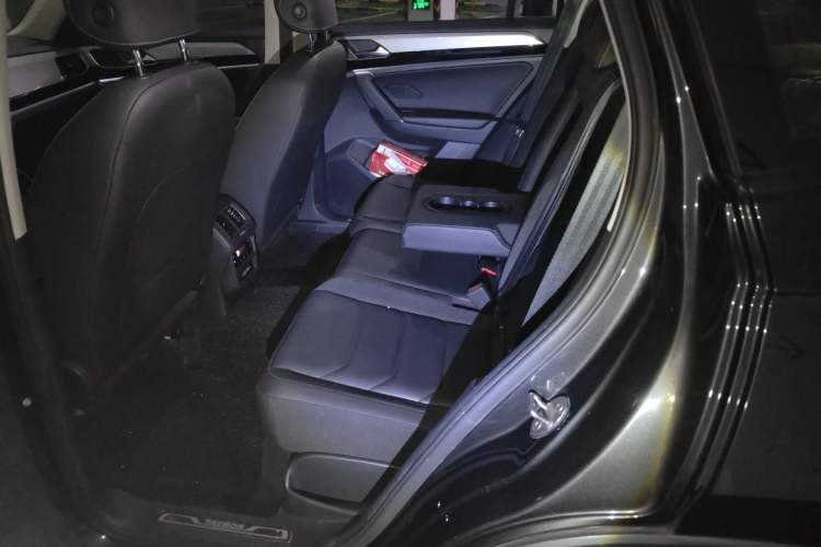 Used Volkswagen Tayron 2020 330TSI Two-Wheel Drive Luxury Smart Connectivity Version Left Rear Seat