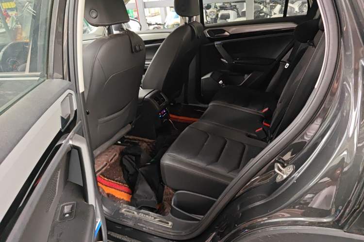 Used Volkswagen Tayron 2020 330TSI Two-Wheel Drive Luxury Smart Connectivity Version Left Rear Seat