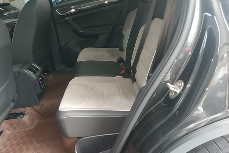 Used Volkswagen Tayron 2020 380TSI All-Wheel Drive R-Line Connected Version Left Rear Seat