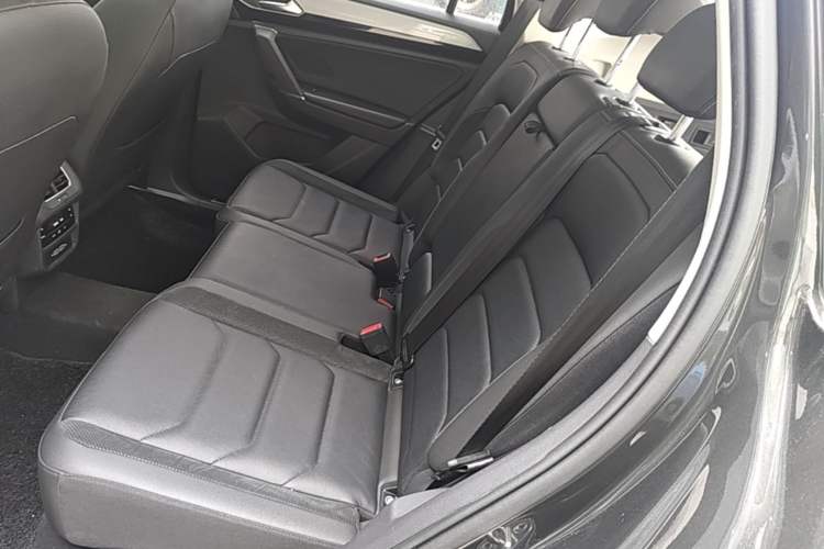 Used Volkswagen Tayron 2020 330TSI Two-Wheel Drive Luxury Smart Connectivity Version Left Rear Seat