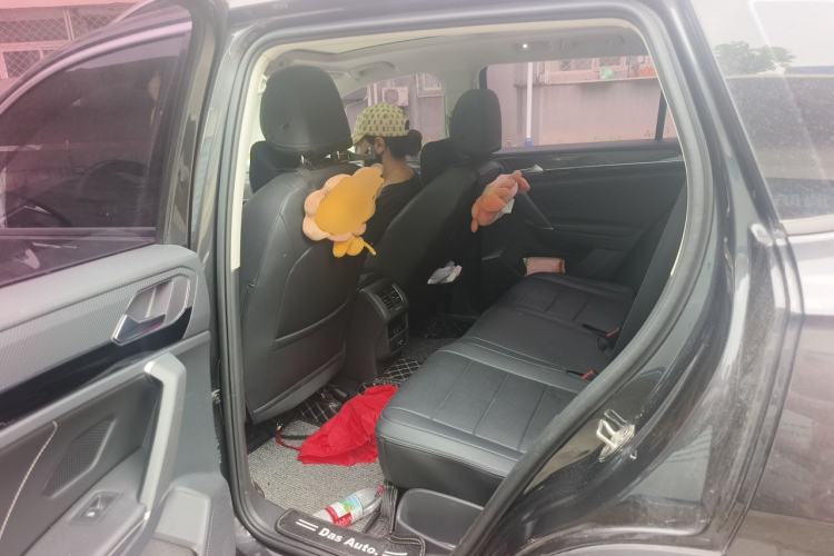 Used Volkswagen Tayron 2020 330TSI Two-Wheel Drive Luxury Connected Pro Edition Left Rear Seat