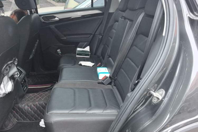 Used Volkswagen Tayron 2020 330TSI Two-Wheel Drive Luxury Smart Connectivity Version Left Rear Seat