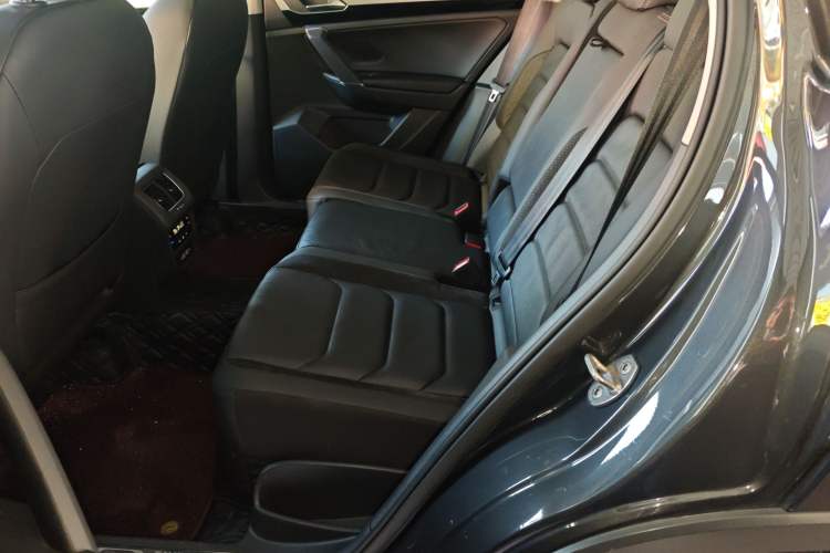 Used Volkswagen Tayron 2020 330TSI Two-Wheel Drive Luxury Smart Connectivity Version Left Rear Seat