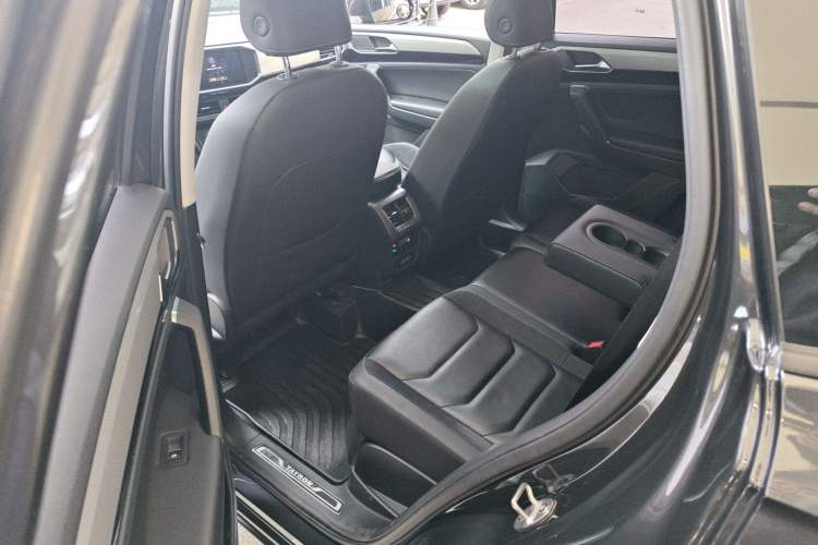 Used Volkswagen Tayron 2020 330TSI Two-Wheel Drive Luxury Smart Connectivity Version Left Rear Seat