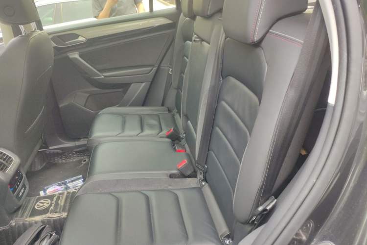 Used Volkswagen Tayron 2020 330TSI Two-Wheel Drive Luxury Smart Connectivity Version Left Rear Seat