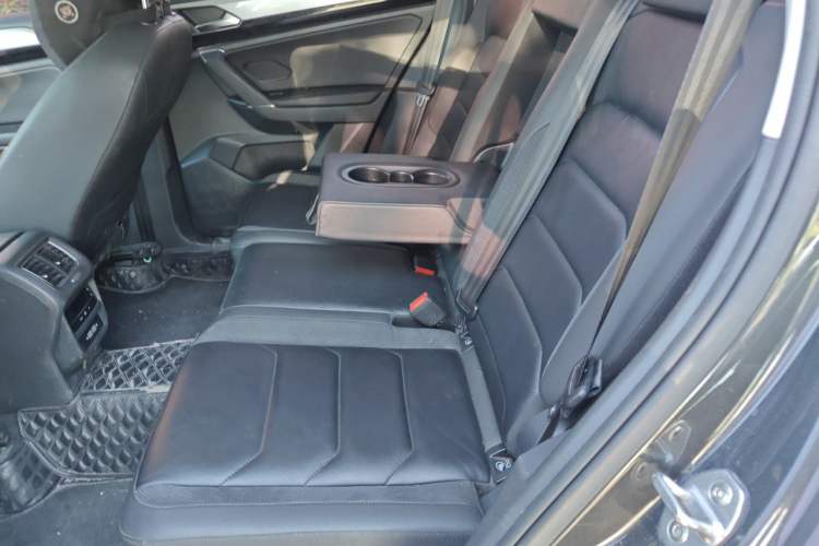 Used Volkswagen Tayron 2020 330TSI Two-Wheel Drive Luxury Smart Connectivity Version Left Rear Seat