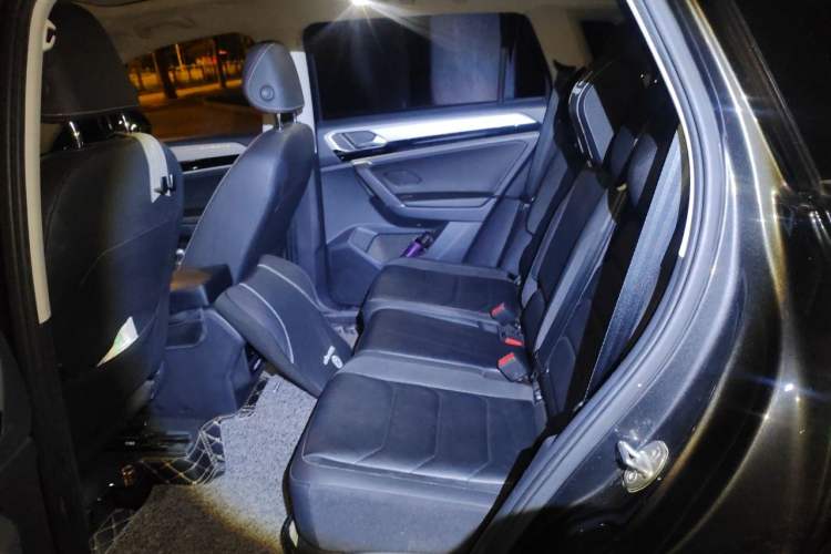 Used Volkswagen Tayron 2020 330TSI Two-Wheel Drive Luxury Smart Connectivity Version Left Rear Seat