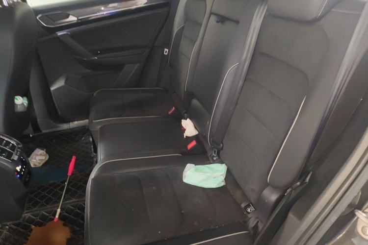 Used Volkswagen Tayron 2020 330TSI Two-Wheel Drive Luxury Connected Pro Edition Left Rear Seat
