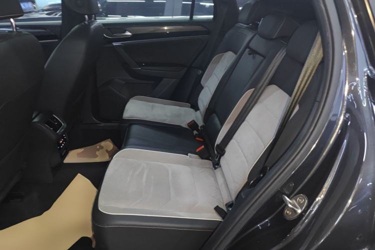Used Volkswagen Tayron 2020 380TSI All-Wheel Drive R-Line Connected Version Left Rear Seat