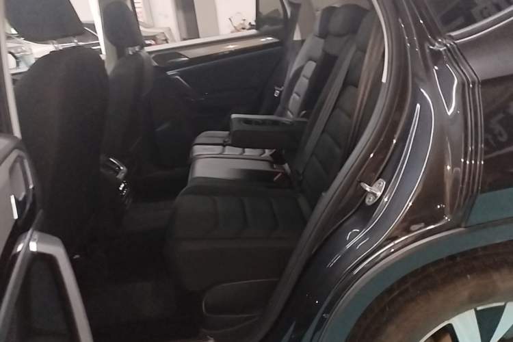 Used Volkswagen Tayron 2020 330TSI Two-Wheel Drive Luxury Smart Connectivity Version Left Rear Seat