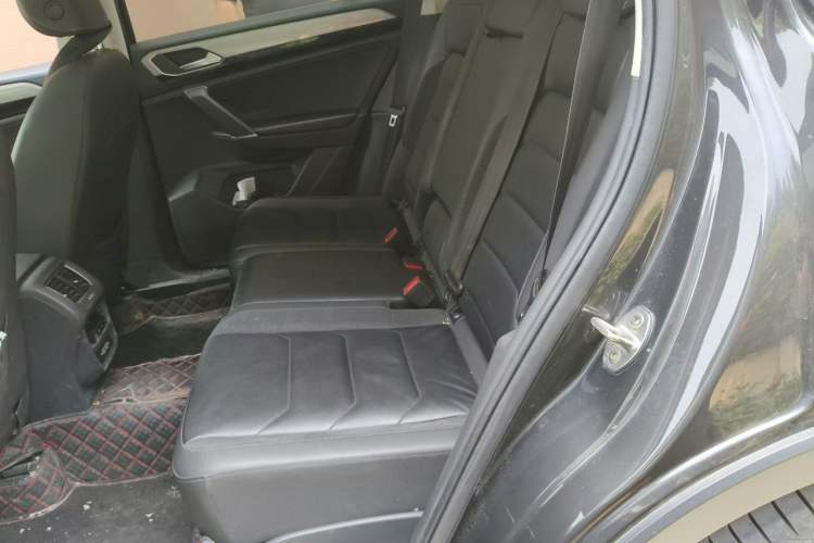 Used Volkswagen Tayron 2020 330TSI Two-Wheel Drive Luxury Smart Connectivity Version Left Rear Seat