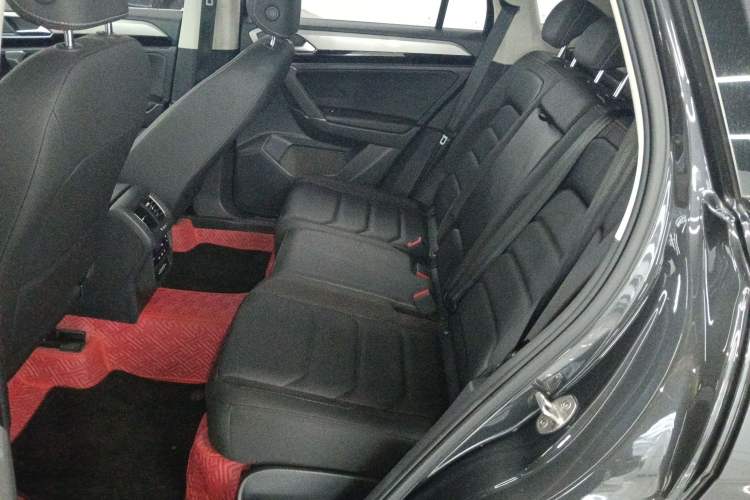 Used Volkswagen Tayron 2020 330TSI Two-Wheel Drive Luxury Smart Connectivity Version Left Rear Seat
