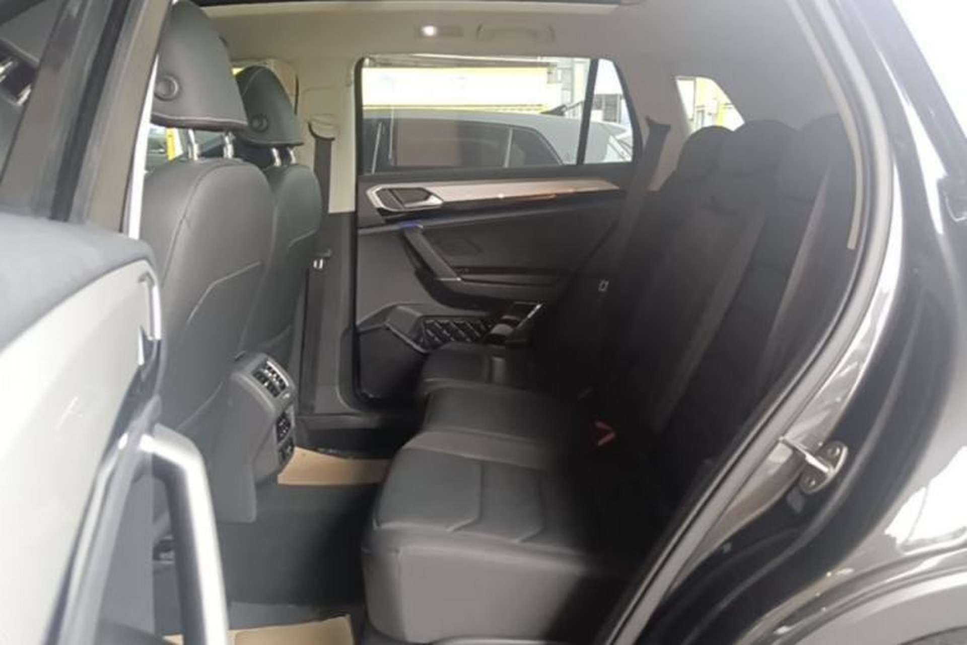 Used Volkswagen Tayron 2020 330TSI Two-Wheel Drive Luxury Smart Connectivity Version Left Rear Seat