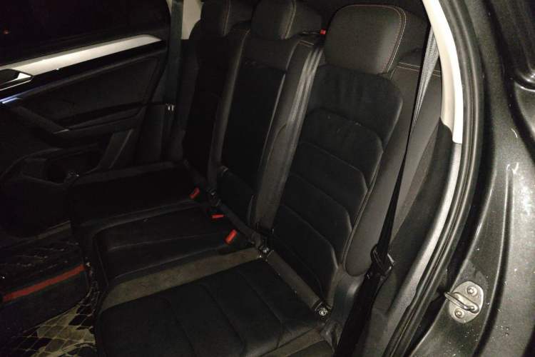 Used Volkswagen Tayron 2020 330TSI Two-Wheel Drive Luxury Smart Connectivity Version Left Rear Seat