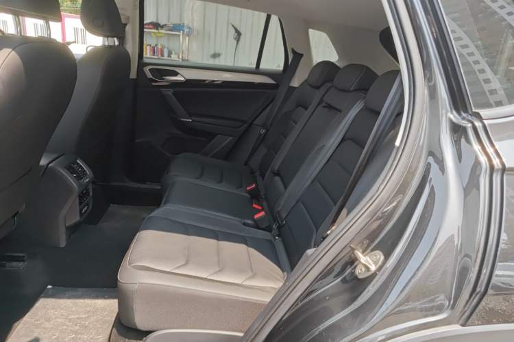 Used Volkswagen Tayron 2020 330TSI Two-Wheel Drive Luxury Smart Connectivity Version Left Rear Seat