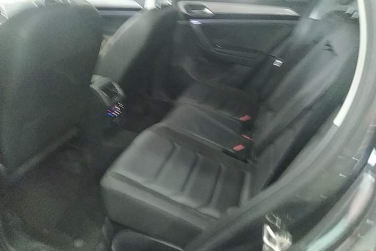 Used Volkswagen Tayron 2020 330TSI Two-Wheel Drive Luxury Smart Connectivity Version Left Rear Seat