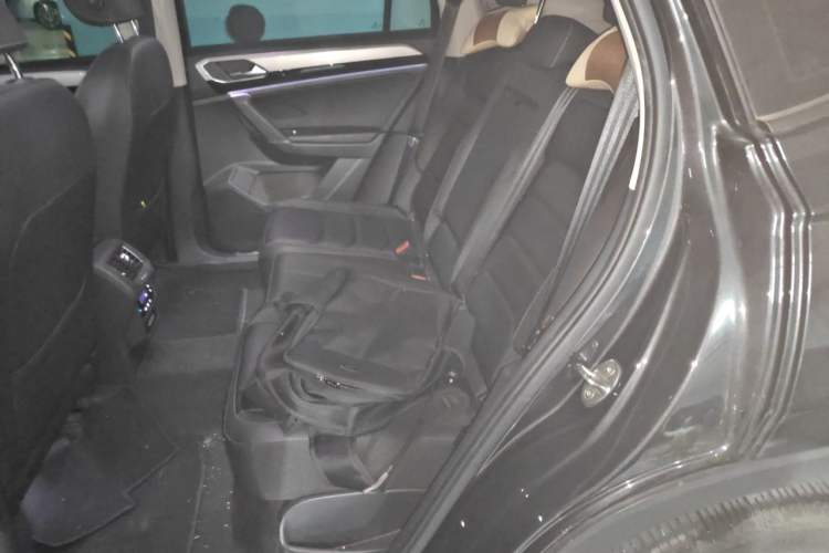 Used Volkswagen Tayron 2020 330TSI Two-Wheel Drive Luxury Smart Connectivity Version Left Rear Seat