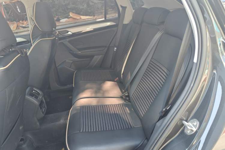 Used Volkswagen Tayron 2020 280TSI Two-Wheel Drive Luxury Connect Edition Left Rear Seat