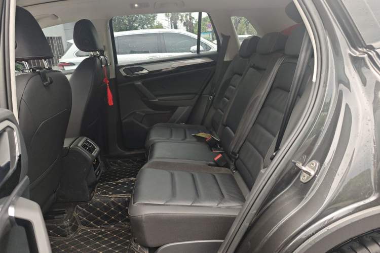 Used Volkswagen Tayron 2020 330TSI Two-Wheel Drive Luxury Smart Connectivity Version Left Rear Seat