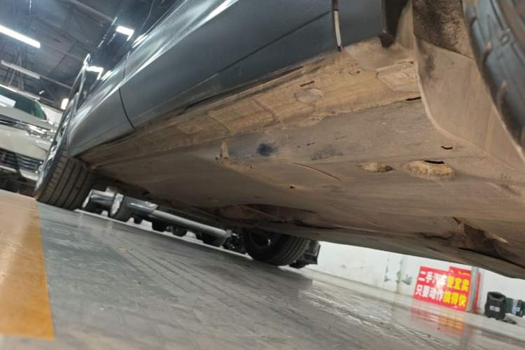 Used Volkswagen Tayron 2020 330TSI Two-Wheel Drive Luxury Smart Connectivity Version Left Side Sill