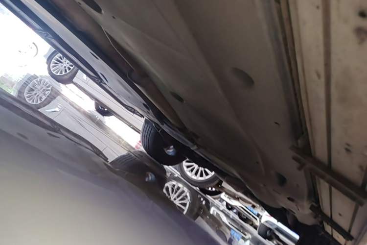 Used Volkswagen Tayron 2020 330TSI Two-Wheel Drive Luxury Smart Connectivity Version Left Side Sill