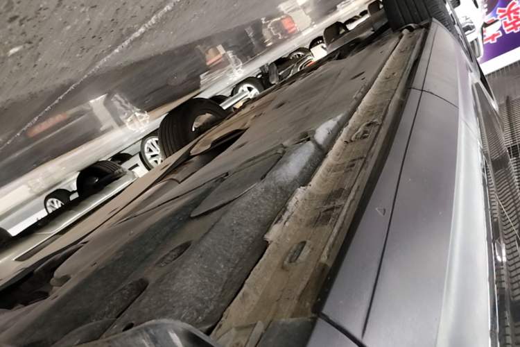 Used Volkswagen Tayron 2020 280TSI Two-Wheel Drive Luxury Connect Edition Left Side Sill