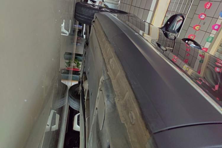 Used Volkswagen Tayron 2020 330TSI Two-Wheel Drive Luxury Smart Connectivity Version Left Side Sill