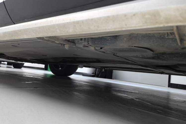 Used Volkswagen Tayron 2020 330TSI Two-Wheel Drive Luxury Smart Connectivity Version Left Side Sill