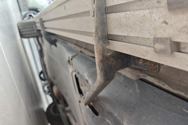 Used Volkswagen Tayron 2020 330TSI Two-Wheel Drive Luxury Smart Connectivity Version Left Side Sill