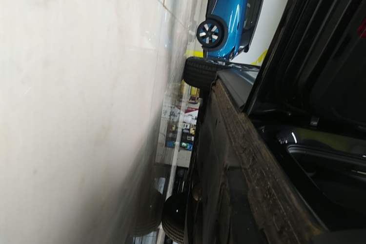 Used Volkswagen Tayron 2020 330TSI Two-Wheel Drive Luxury Smart Connectivity Version Left Side Sill