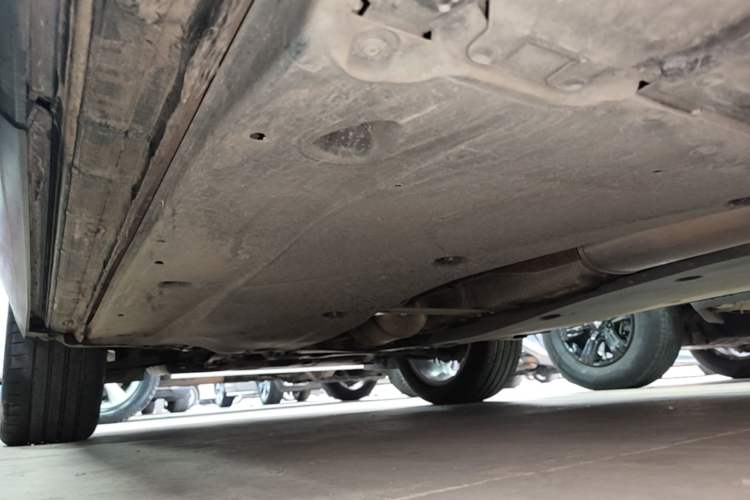 Used Volkswagen Tayron 2020 330TSI Two-Wheel Drive Luxury Connected Pro Edition Left Side Sill