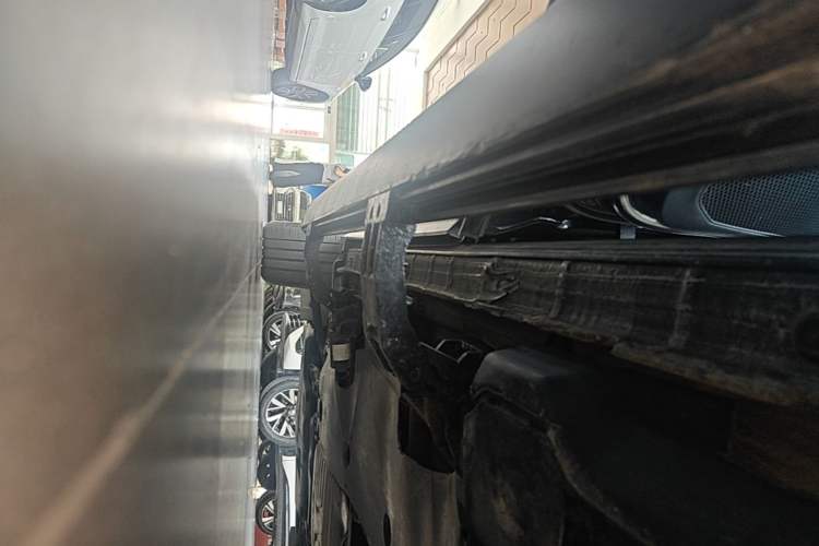 Used Volkswagen Tayron 2020 280TSI Two-Wheel Drive Luxury Connect Edition Left Side Sill