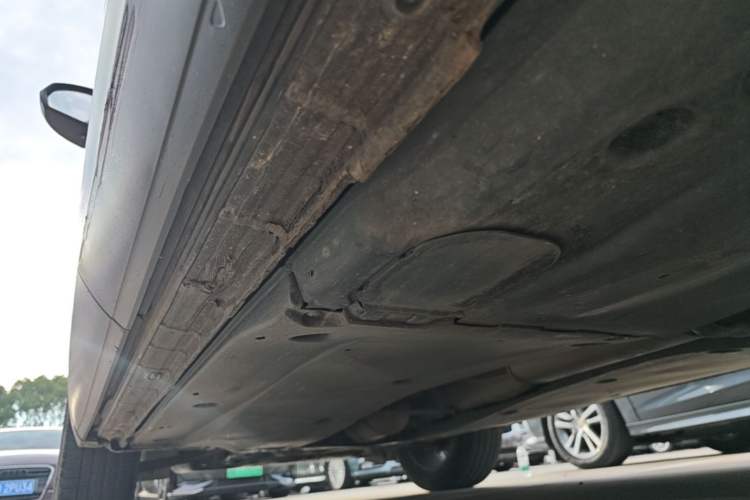 Used Volkswagen Tayron 2020 330TSI Two-Wheel Drive Luxury Smart Connectivity Version Left Side Sill