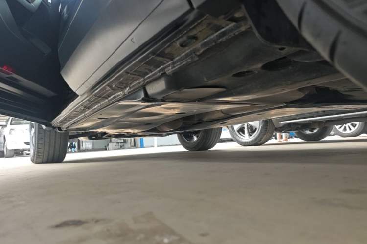 Used Volkswagen Tayron 2020 330TSI Two-Wheel Drive Luxury Smart Connectivity Version Left Side Sill