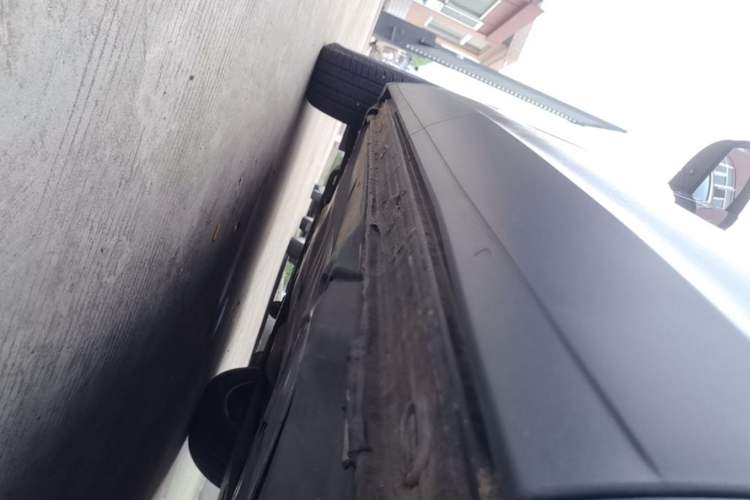 Used Volkswagen Tayron 2020 330TSI Two-Wheel Drive Luxury Smart Connectivity Version Left Side Sill