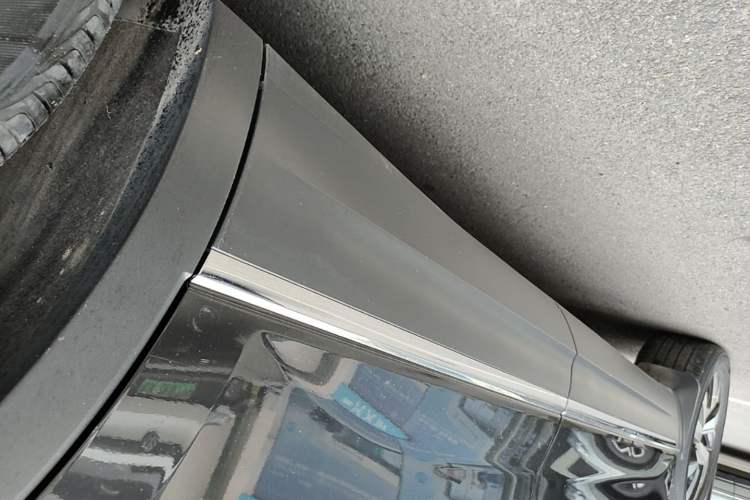 Used Volkswagen Tayron 2020 330TSI Two-Wheel Drive Luxury Smart Connectivity Version Left Side Sill