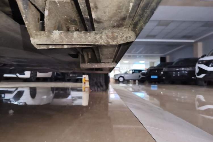 Used Volkswagen Tayron 2020 280TSI Two-Wheel Drive Luxury Connect Edition Left Side Sill